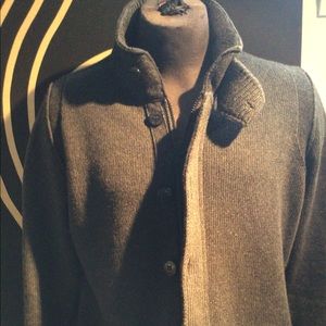 Men’s dark gray stone Island sweater